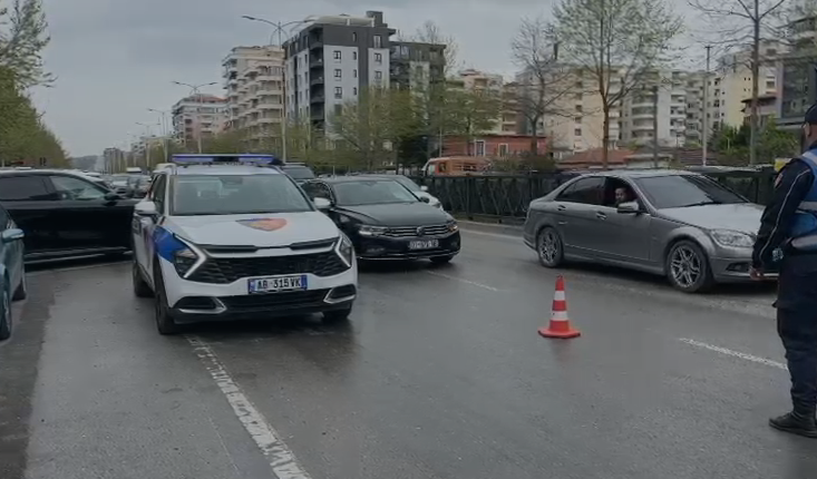 Aksident në Vlorë  automjeti përplas 57 vjeçaren  shoferi lë makinën dhe arratiset