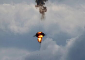 Dy dronë iranianë sulmojnë aeroportin e Azerbajxhanit