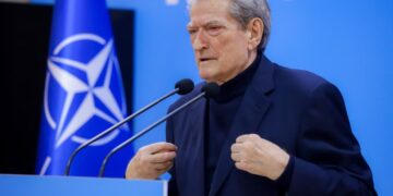 Ambasada gjermane dënoi dhunën e PD, Berisha: Ne s’bëmë gjë! Dhunë përdori policia