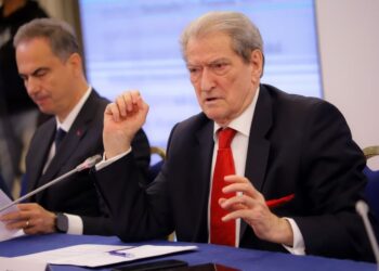 Berisha sulmon E-Albanian: Është kthyer si posta e Hazirit…