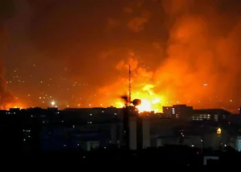 Irani nuk ndal sulmet edhe pas kërkimit të faljes, raketat godasin Emiratet dhe fqinjët e Teheranit