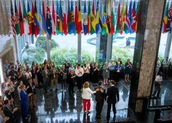 Shkurtimet në Departamentin e Shtetit paralizojnë strategjinë kundër Iranit