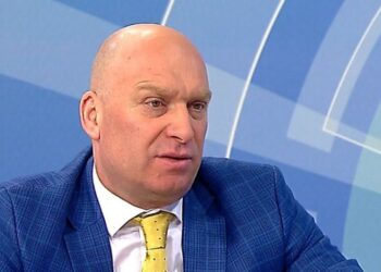 “Ambicie e tepruar e 10 personave për t’u bërë kryetar”, ish-ministri Demiraj: Nëse ikën Berisha, shpërbëhet PD