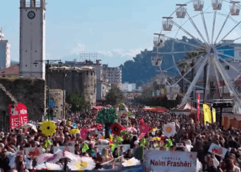 Elbasani, “kryeqytet” i Ditës së Verës, mijëra njerëz nga i gjithë vendi i bashkohen festimeve