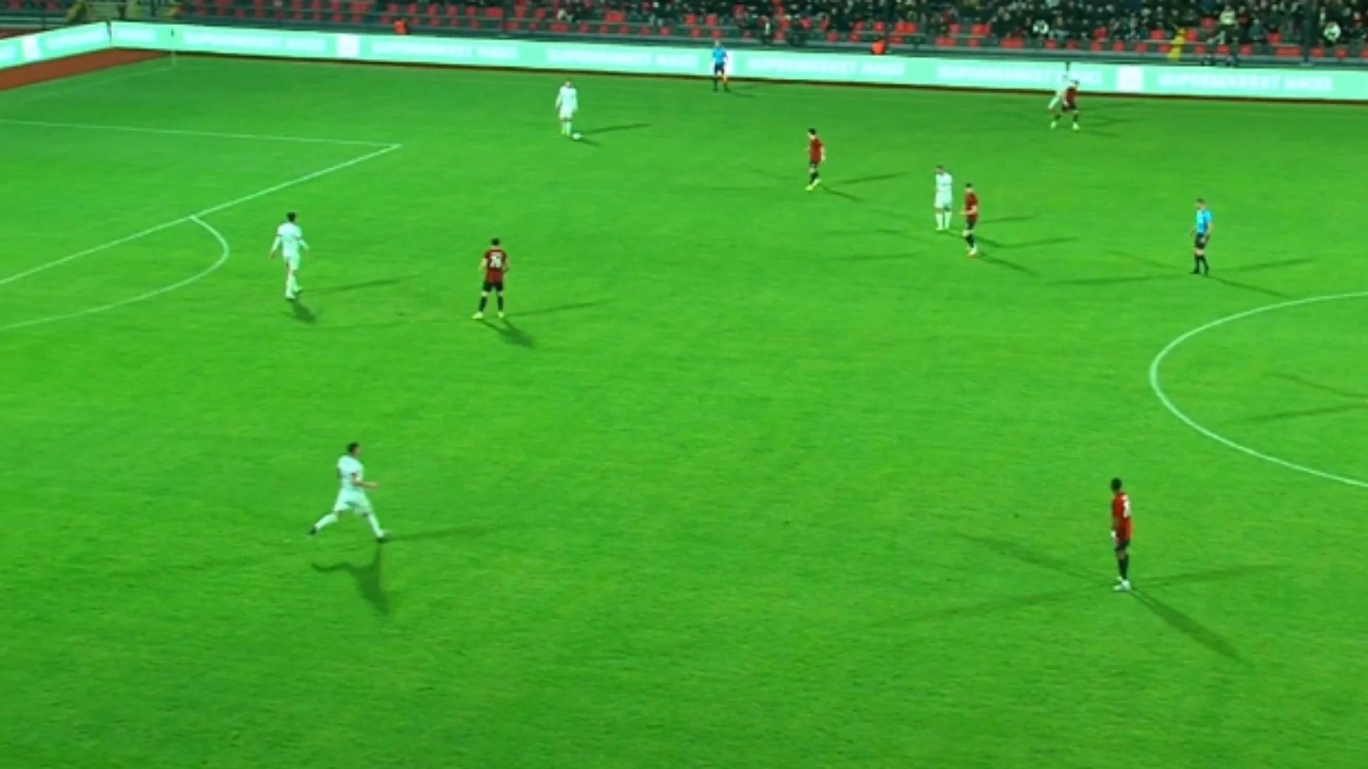 Flamurtari mposht Vllazninë  kartoni i kuq vendos fatin e ndeshjes