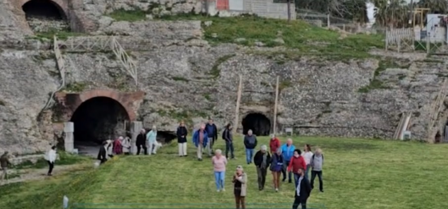 Interes për historinë dhe kulinarinë  Turistët gjermanë dynden në Durrës  vizitojnë sitet arkeologjike