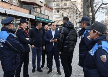 Bashkia Tiranë ndërhyn në ish-Bllok, nënkryetari Sulaj: Hapësira publike u rikthehet qytetarëve