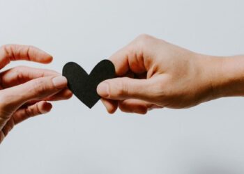 “Të papajtueshëm në dashuri!”/ Zbuloni se me cilën shenjë nuk mund të keni një marrëdhënie të mirë romantike