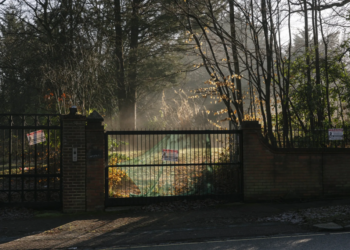 ‘Perandoria’ sekrete në Londër! Djali i Khamenei-t kontrollon 250 mln € prona pranë ambasadës së Izraelit?