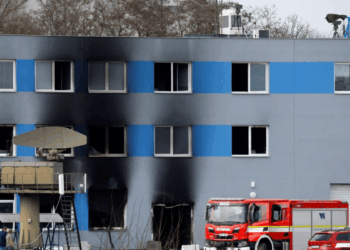 Zjarr misterioz në fabrikën e armëve në Çeki: sabotim apo sulm i fshehtë?