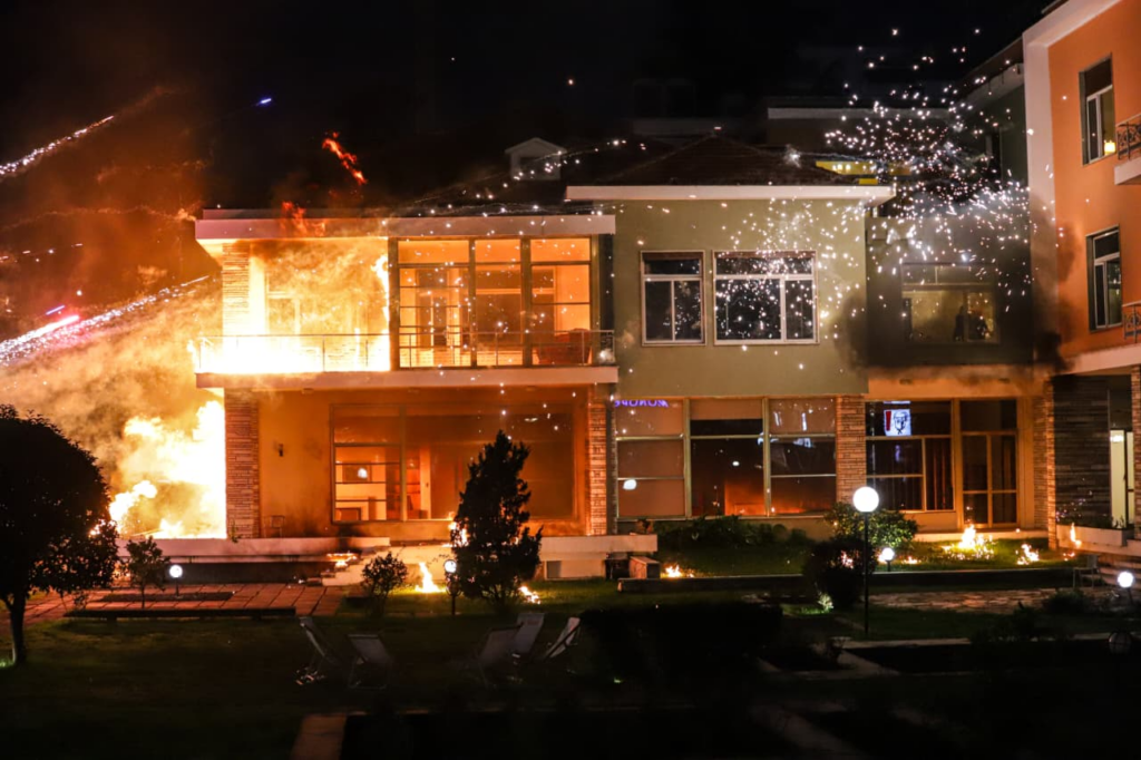 Tubimi i dhunshëm i opozitës  arrestohen katër protestues