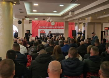 Peleshi ‘thyen’ spekulimet mbi reformën territoriale: Proces bipartiak dhe për të gjithë qytetarët