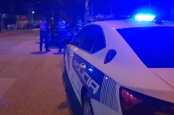 Ngjarje e rëndë në Sarandë  Një person dhunon ish bashkëjetuesen  kanos me armë familjarët e saj