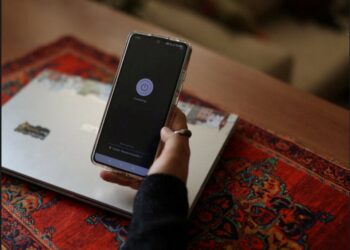 Ekspertët: Ndërprerja e internetit, mjet i regjimit të dëshpëruar për të izoluar iranianët