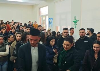 Rama: 226 profesionistë të rinj nisin punën përmes portalit “Infermierë për Shqipërinë”