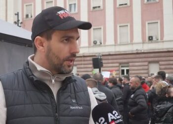 Protesta para Kryeministrisë, policia nis procedim penal për Adriatik Lapajn dhe dy aktivistë