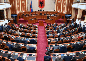 VIDEO / Me 79 vota pro, Kuvendi shpall Iranin sponsorizues të terrorizmit. Dënohen edhe Hezbollah e Garda Revolucionare