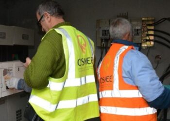 OSHEE rrit pagat e punonjësve, përfitojnë mbi 3 mijë elektricistë dhe inxhinierë