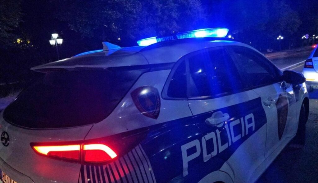 Një çantë e dyshimtë në Tiranë  njësia anti eksploziv dhe policia në vendngjarje