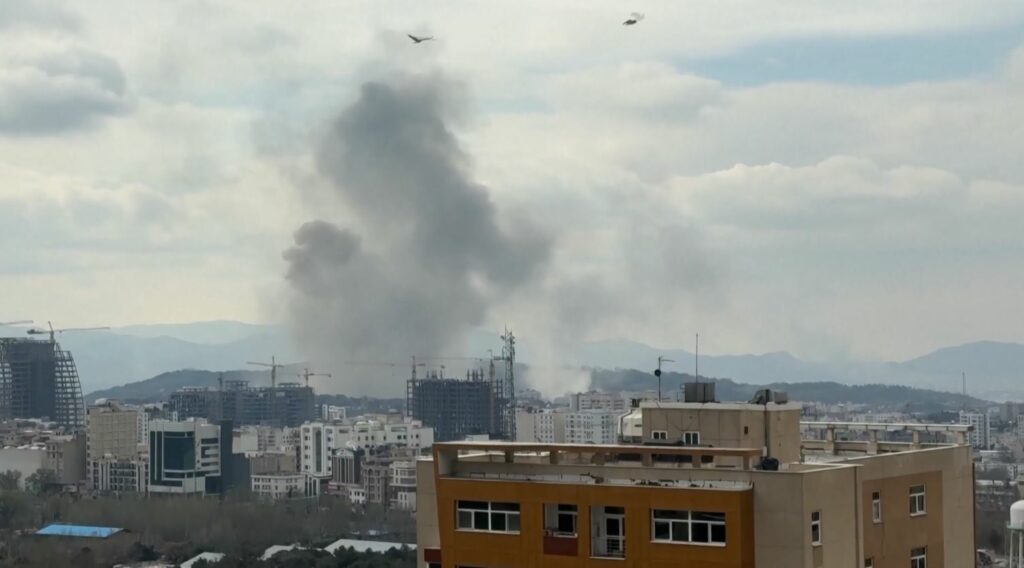 Raketat iraniane prekin për herë të katërt Turqinë  Trump  Negociatat po ecin mirë  por duhet të hapet Hormuzi