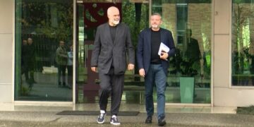 Kryesocialisti Rama zbret në terren dhe takon strukturat e PS në Njësinë 2, prezanton ekipin e ri drejtues