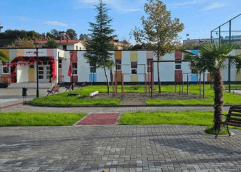 Me standarde bashkëkohore, Rama publikon pamjet: Shkollë e re dhe ambiente sportive në Shezë të Peqinit