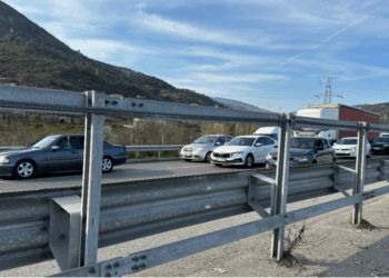 Rihapja e segmentit Librazhd-Prrenjas rikthen fluksin e madh të makinave