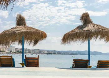 Rregulla të forta për plazhet/ Zbardhet kontrata e re, gjoba deri në 400 mijë lekë dhe rastet kur prishet kontrata