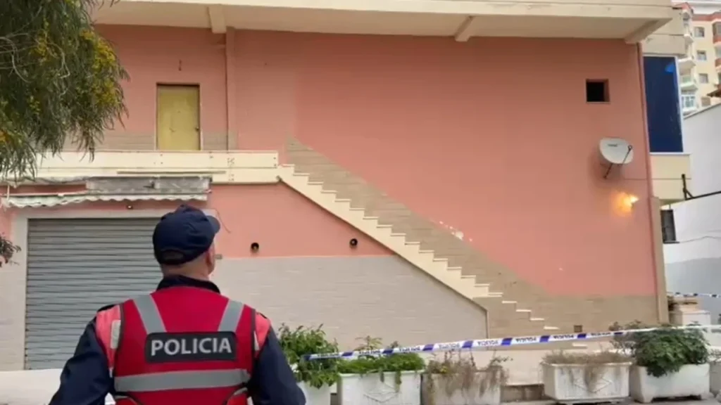 Ngjarje e rëndë në Vlorë, fëmija trevjeçar bie nga ballkoni i katit të katërt, ndërron jetë në spital