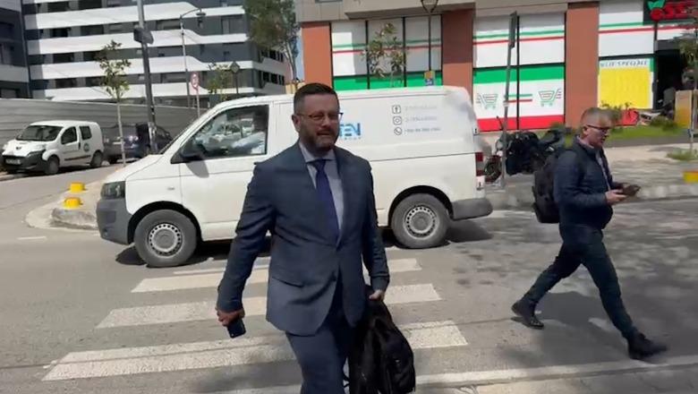 Seanca në Administrative  Ndreca  A është Ols Dado prokuror apo jo  Këtë duam të dimë