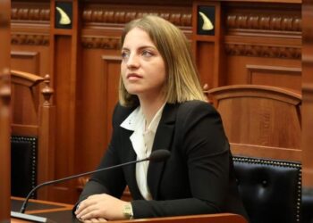 ‘S’kam me e lëshue gegnishten teme’, Koçeku u përgjigjet kritikave për të folurën në dialekt: Nëse duhet rri në gardhin tim dhe…