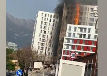 Zjarri në pallatin te ‘Farmacia 10’ në Tiranë, QSUT në alarm, Urgjenca dhe Djegie Plastika në gjendje gatishmërie