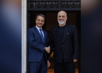 Foto-lajm/ Vizita zyrtare në Athinë, kryeministri Edi Rama pritet nga Mitsotakis