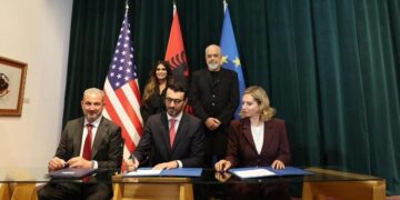 “Përmes gazit forcohet prania në Ballkan”, Reuters për paktin SHBA-Shqipëri: Trump po hap një epokë të re me…