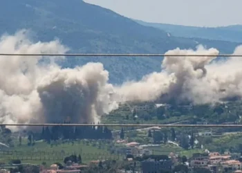 Thyhet armëpushimi Izrael-Liban/ Hezbollahu lëshon raketa në 3 qytete izraelite, IDF sulmon dhe vret 15 luftëtarë
