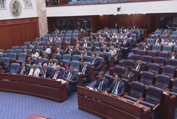 Gjuha shqipe / Përplasje të forta mes partive shqiptare në Kuvendin e Maqedonisë së Veriut