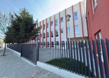 Rama prezanton shkollën e re në Prush të Tiranës: Klasa moderne dhe kushte dinjitoze