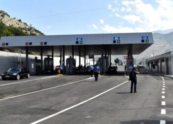 Kufizohet qarkullimi i mjeteve të rënda drejt Malit të Zi për 72 orë