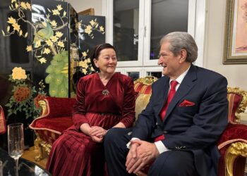 Berisha uron besimtarët ortodoksë: Pashkët, festë e shpresës dhe besimit