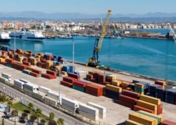 Kontenieri me mallra të bllokuara në Durrës dërgohet gabimisht në Pire të Greqisë, nis hetimi