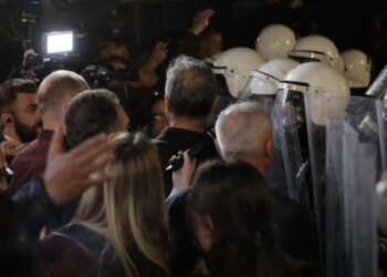 Incidentet në protestën e PD, disa persona marrin ndihmë mjekësore