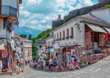 CNN Travel: Shqipëria po kthehet në destinacionin e ri të amerikanëve në Evropë