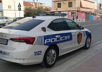 I dehur në timon aksidenton fëmijën 2 vjeçar në Sarandë, i mituri dërgohet me urgjencë në spital
