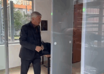 Gjyqi ndaj Veliajt, prokurori përplaset me avokatin Haxhia: Nuk je kryetar i Dhomës këtu…