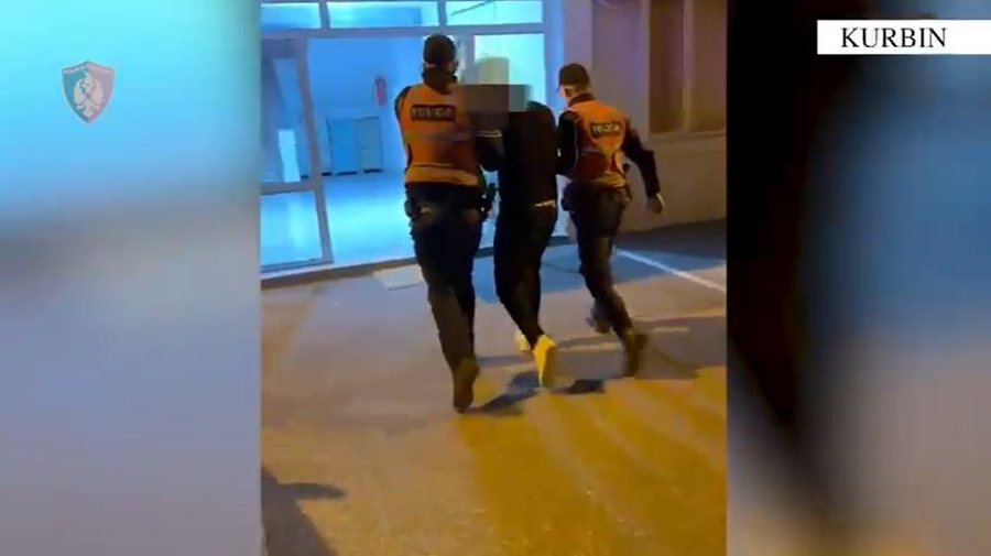 Lëvizte me armë dhe me automjet pa targa  arrestohet 30 vjeçari në Laç