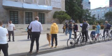 Më pak se 10 qytetarë, dështon për herë të dytë protesta për çmimin e naftës