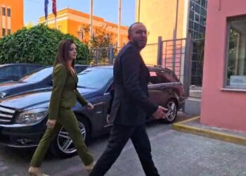FOTOLAJM / Deputetët e PD, dëshmitarë në procesin ndaj kryebashkiakes së Tropojës