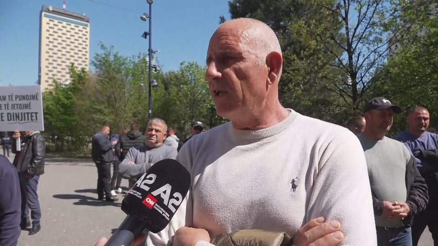  U hoq nafta falas   fermerët në protestë para Ministrisë së Bujqësisë