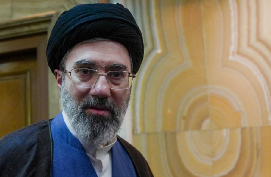U plagos në sulmin ajror që i vrau të atin  dyshohet Mojtaba Khamenei është shpërfytyruar