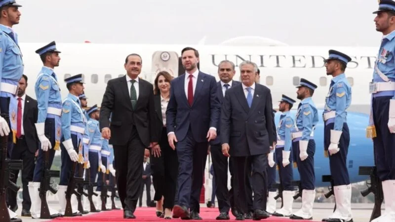 Irani mohon takimin me SHBA  Teherani vendos kushte  bisedimet në Pakistan mbeten të paqarta